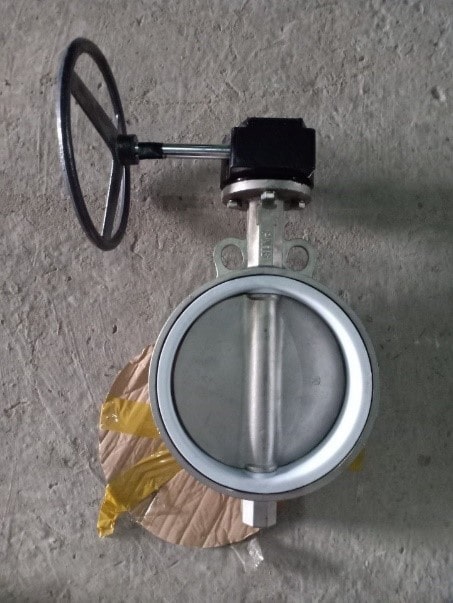 Van bướm inox với tay quay hình tròn dễ nhận biết