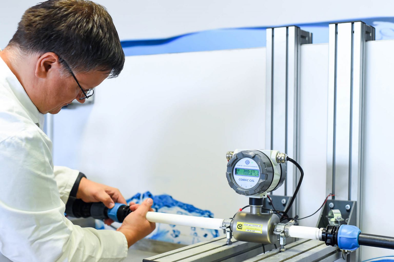 dong-ho-do-luu-luong-nuoc-dien-tu-1536x1022-1