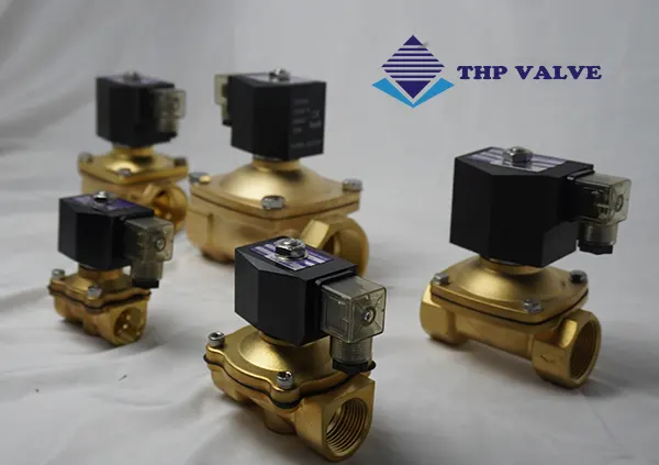 Van điện từ thường đóng Yongchuang 220V